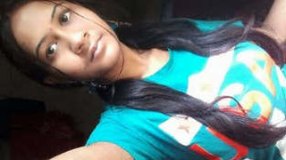 Bengali girl indulges in solo play in explicit video