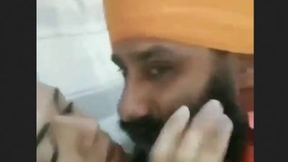 Sardar ji and his girlfriend in steamy video