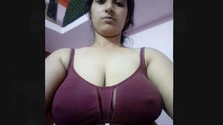 Telugu babe gives a new blowjob in MMS
