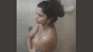 Stepbrother captures stunning Indian girl Bain in a steamy bathing video