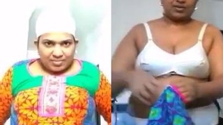 Fatty aunty gets down and dirty with desi stud