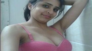 Indian Desi girl exposes her XXX boobies and pussy in the bathroom