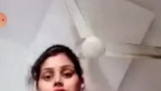 MILF Indian desi masturbates for online lover in XXX video