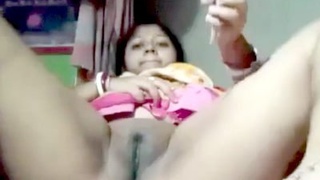 Bengali boudi's unsatisfied masturbation in the village