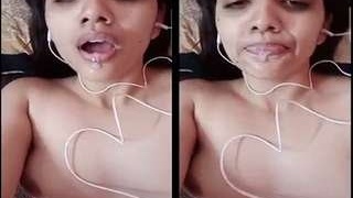 Desi girl flaunts her body parts in front of her lover