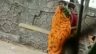 Desi bhabhi gets caught and fucked on the street
