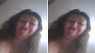 Pakistani bhabhi flaunts her body in front of the camera