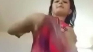 Cute Indian girl's nude selfie video goes viral