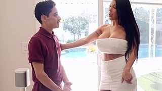 Watch a stunning woman with anxiety take on a precise monk and show off her skills