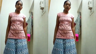 Exclusive amateur video of Mallu girl's nude boobs and pussy