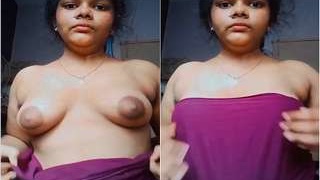 Exclusive Indian amateur reveals her big boobs in HD video