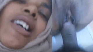 South Indian aunty enjoys sex with tourist agent in mallu MMS