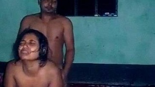 Desi sex tube: Bangla couple's steamy MMS video