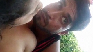 Desi couple from Bhopal enjoys outdoor sex in chudai video