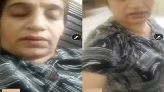 Exclusive video of Indian bhabhi flaunting her big tits and soaking wet pussy