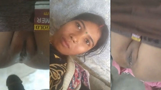 Dehati bhabhi's outdoor sex with a stranger
