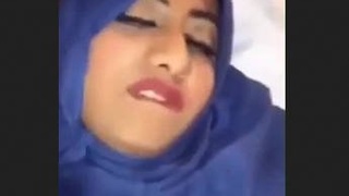 Pk hijabi babe takes on a hard cock