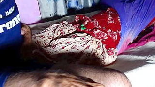 Desi housewife gets fucked by lover in kitchen