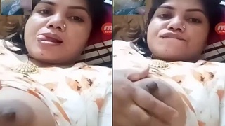 Bangladeshi housewife flaunts her ample bosom in video chat