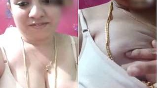 Desi auntie flaunts her breasts in video call to her lover
