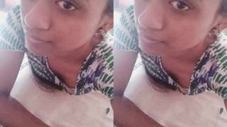 Tamil girl indulges in solo play with black partner via video call