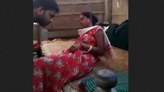 Assamese bhabhi gets a cum tribute in this explicit video