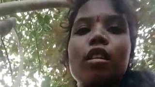 Desi couple indulges in outdoor sex in rural setting