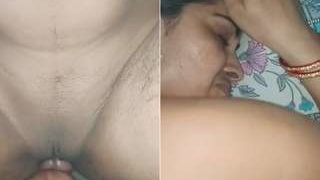 Amateur Desi wife gets doggy style fucking in HD