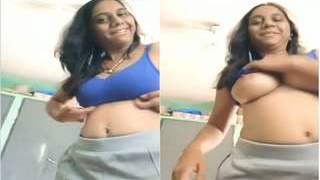 Indian bhabhi flaunts her big boobs on video call
