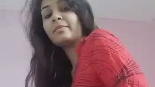 Cute Indian girl flaunts her tight butt in public