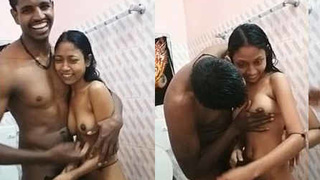 Hot Indian couple enjoys bath time together