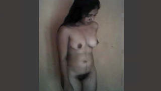 Nude Indian girlfriend caught on camera