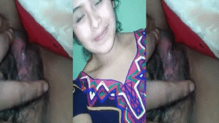 Indian babe flaunts her pussy in explicit MMS