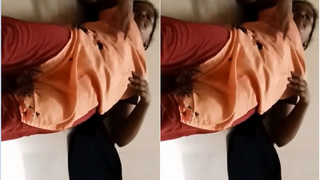 Amateur bhabhi takes a bath and gives a sloppy blowjob