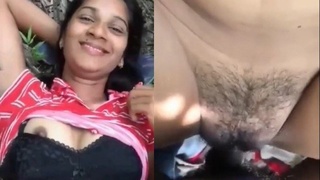 Stunning Indian girl enjoys outdoor sex in MMS video