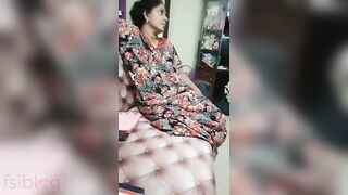 Husband records naughty video of wife's pussy in HD