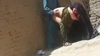 Pakistani couple enjoys open-mouthed kissing and oral sex in HD video
