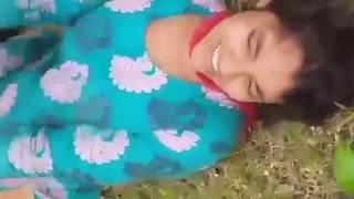 Bangladeshi outdoor group sex video featuring sexy Bengali women