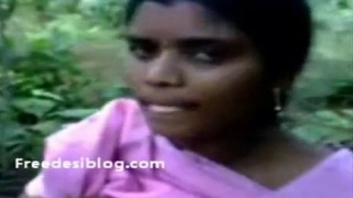 Tamilnadu sex girl Ammut shows off her tits in a hot video