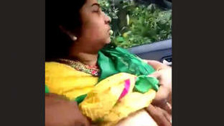 Tamil wife cheats on her husband with her lover in the living room