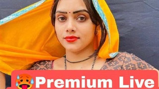 Enjoy a steamy desi webcam sex with Minu Prajapati