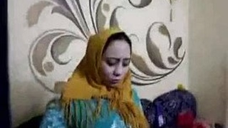 Arab hermaphrodite in homemade video