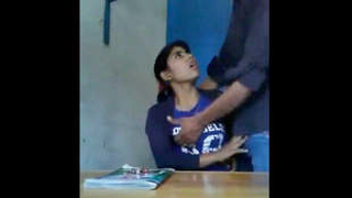 Desi girl gets fingered by her tutor in a steamy video