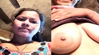 Busty Indian bhabi flaunts her assets in VC