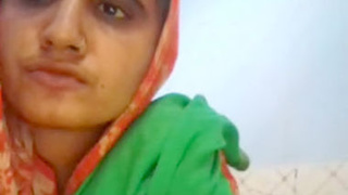 Indian bhabi masturbates in the bathroom