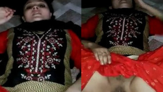 Indian girl masturbates and takes off her skirt for sex with man