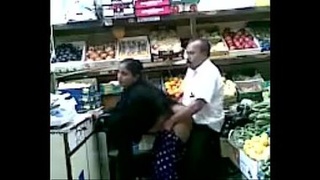 Busty aunty from Bhojpuri gets anal pleasure at the grocery store