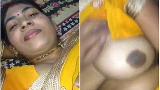Randi Bhabhi's big boobs steal the show in steamy MMS