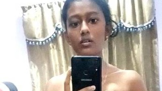 Indian teenager masturbates on video with selfie camera