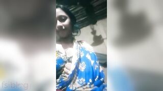 Indian housewife gives a striptease for her lovers